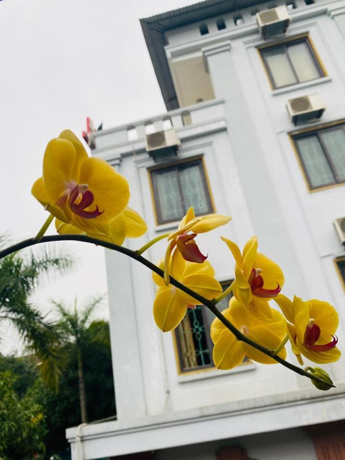 Khach San Ami Hotel Vinh Exterior photo
